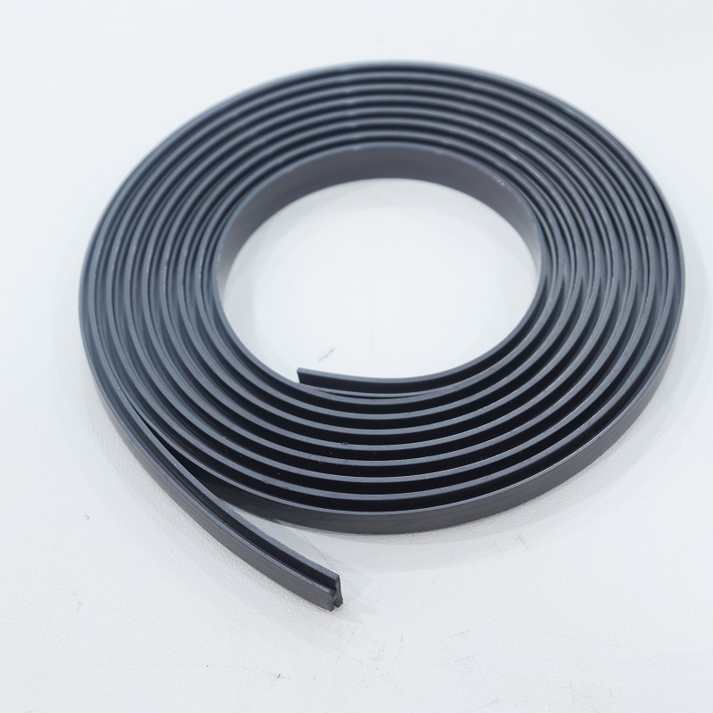 Extruded flexible rubber tape for industrial