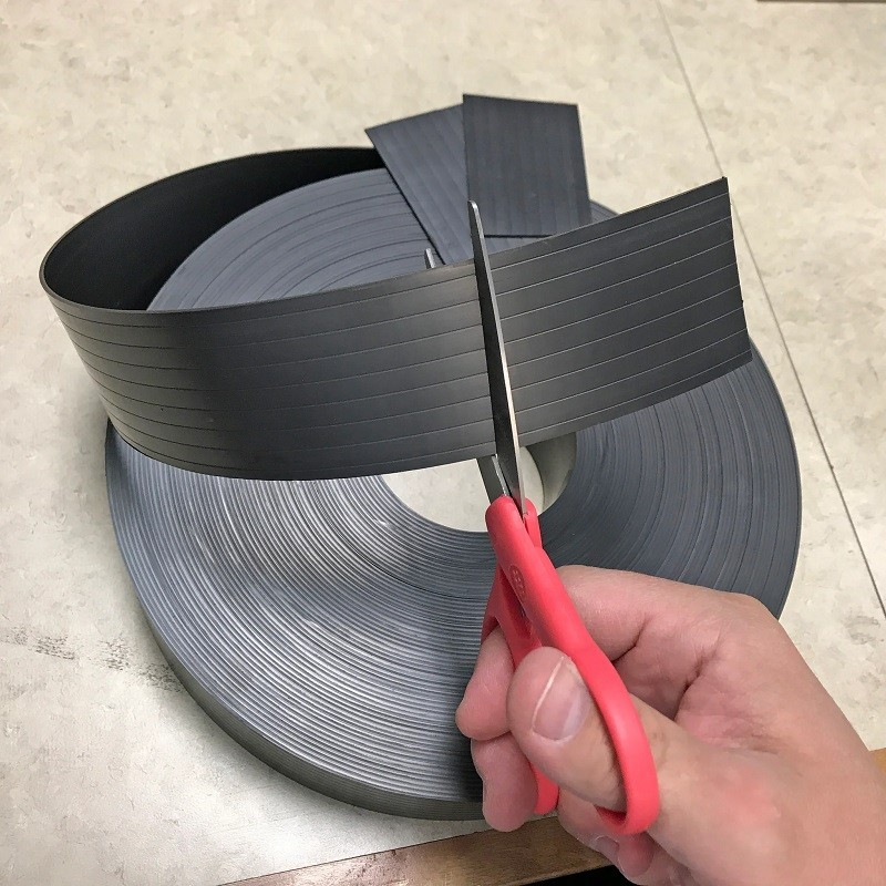 Rubber magnetic strip